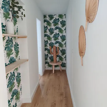 Vue Sur Les Toits Au Coeur De Nimes, Clim, 6 Personnes Apartment Nîmes